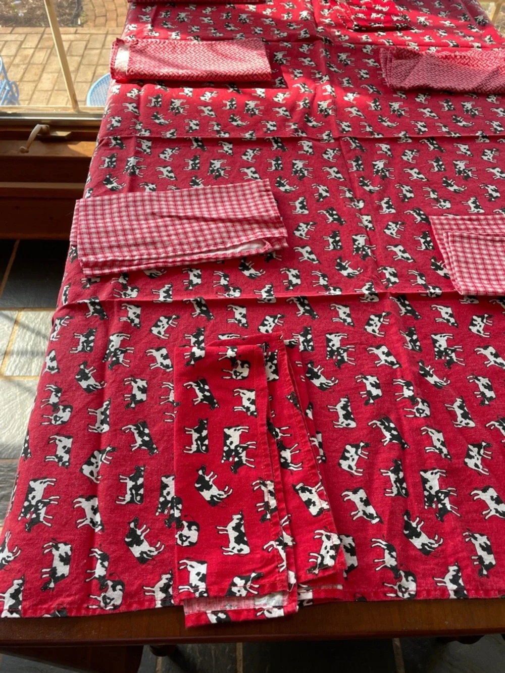 VINTAGE Red Cow Print Tablecloth (2) and Napkin (8) Set